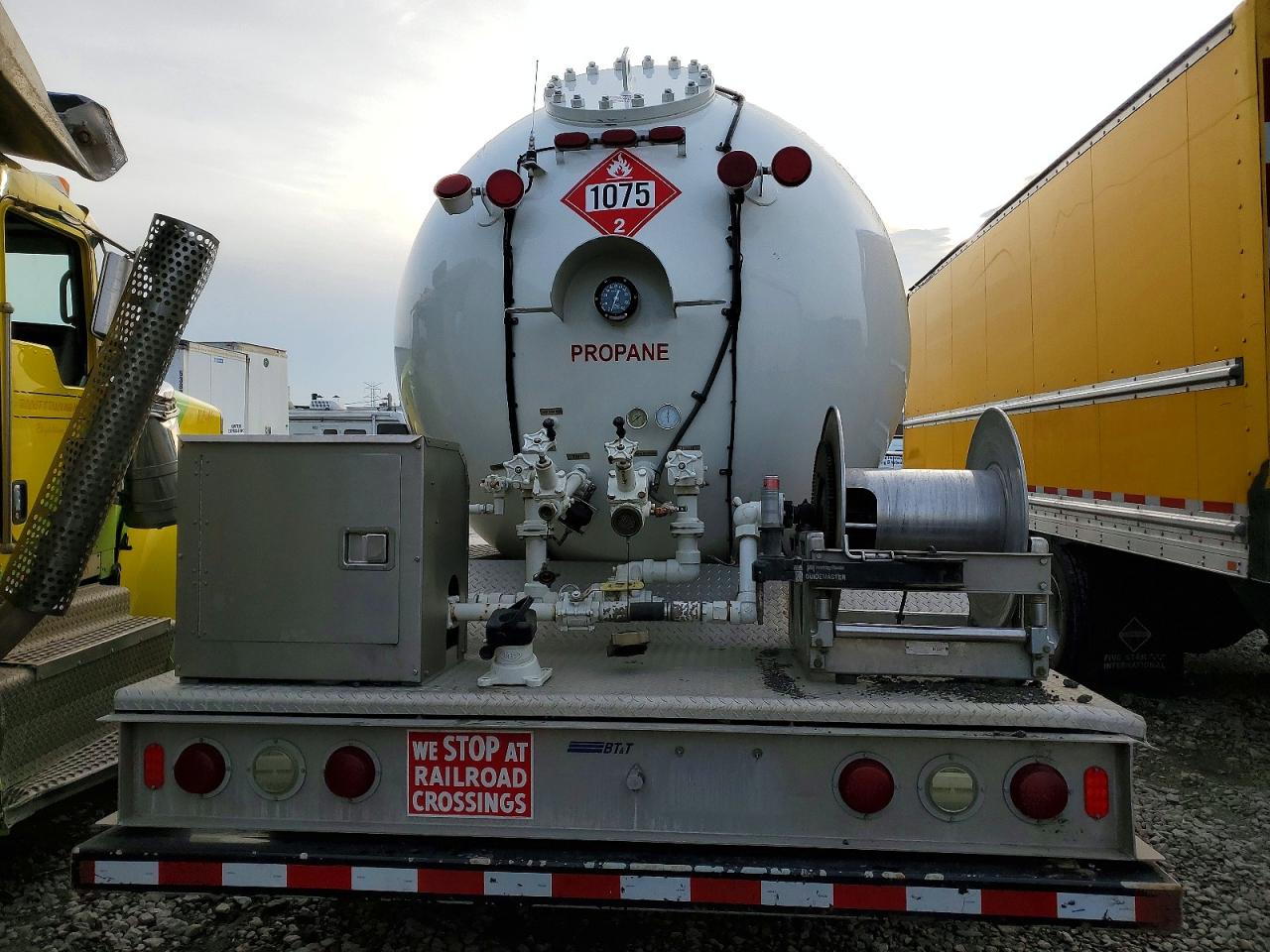 2020 FREIGHTLINER BUSINESS CLASS M2 PROPANE DELIVERY TRUCK photo 6