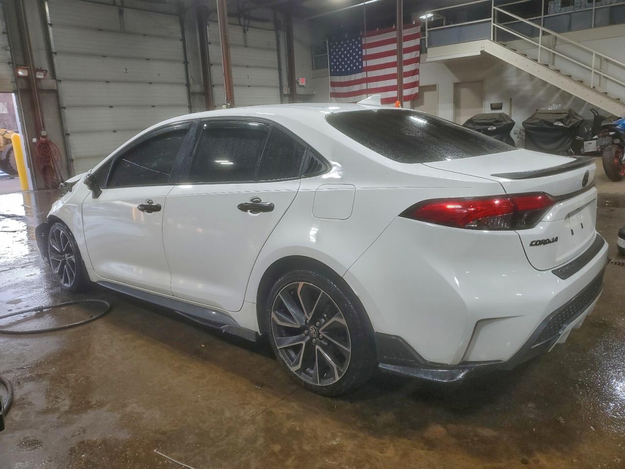 2021 TOYOTA COROLLA XSE photo 2
