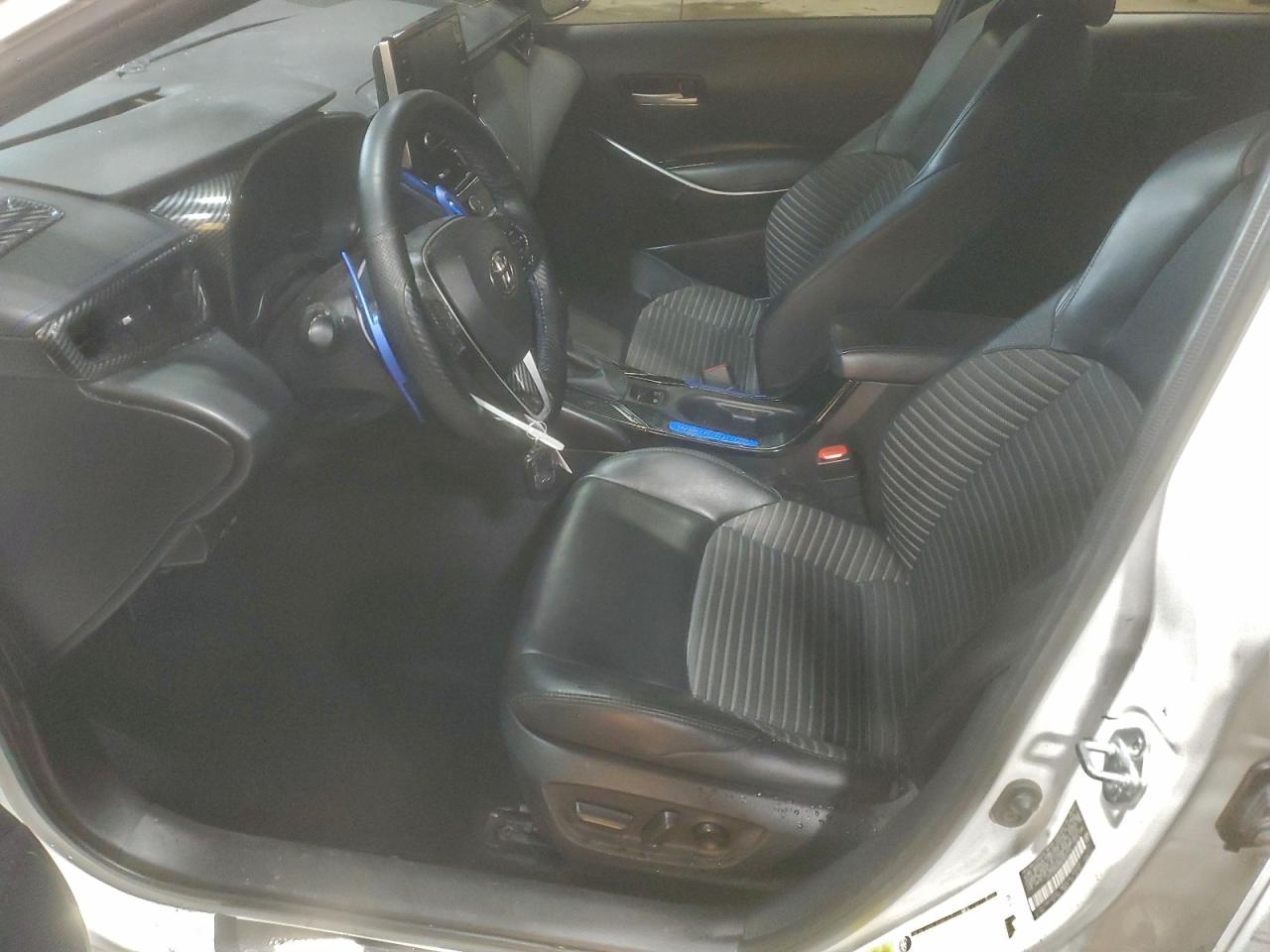 2021 TOYOTA COROLLA XSE photo 7