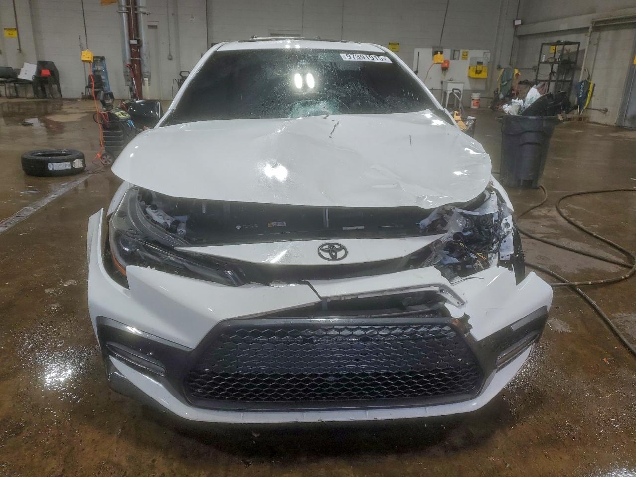 2021 TOYOTA COROLLA XSE photo 5