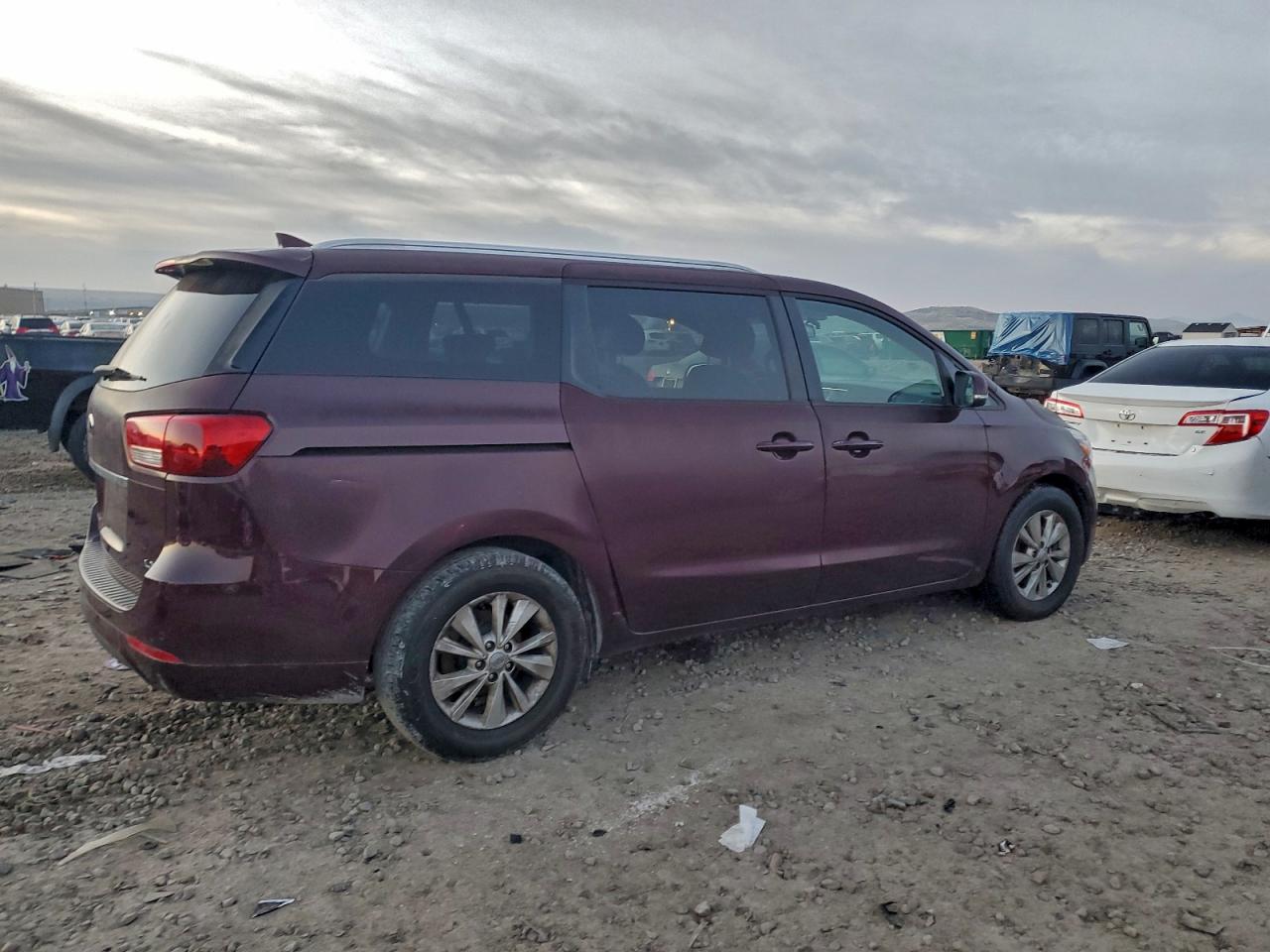 2017 KIA SEDONA LX photo 3