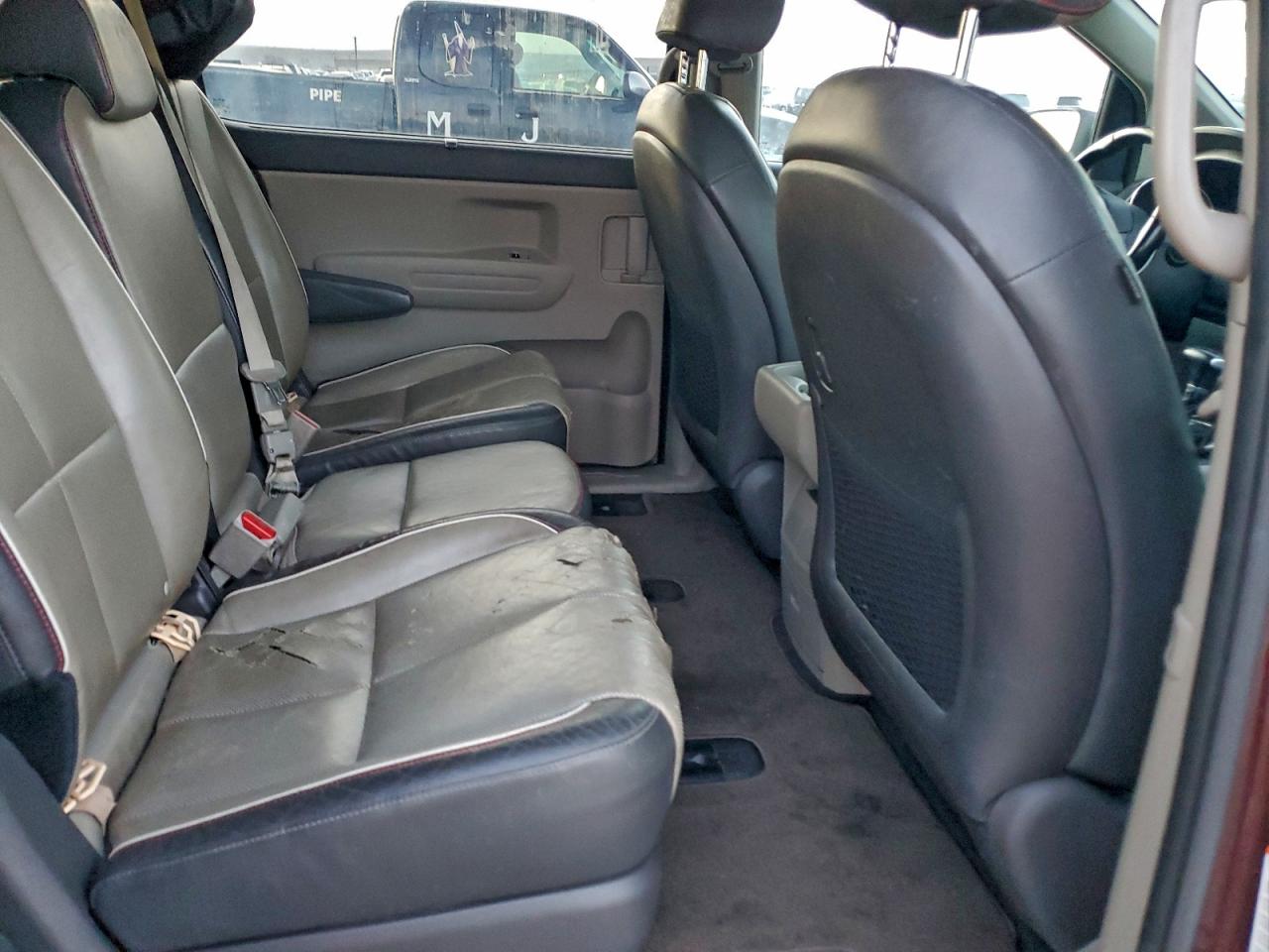 2017 KIA SEDONA LX photo 10