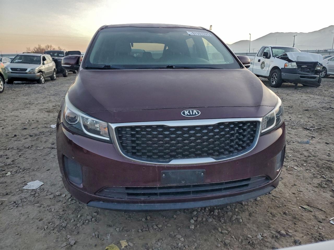 2017 KIA SEDONA LX photo 5