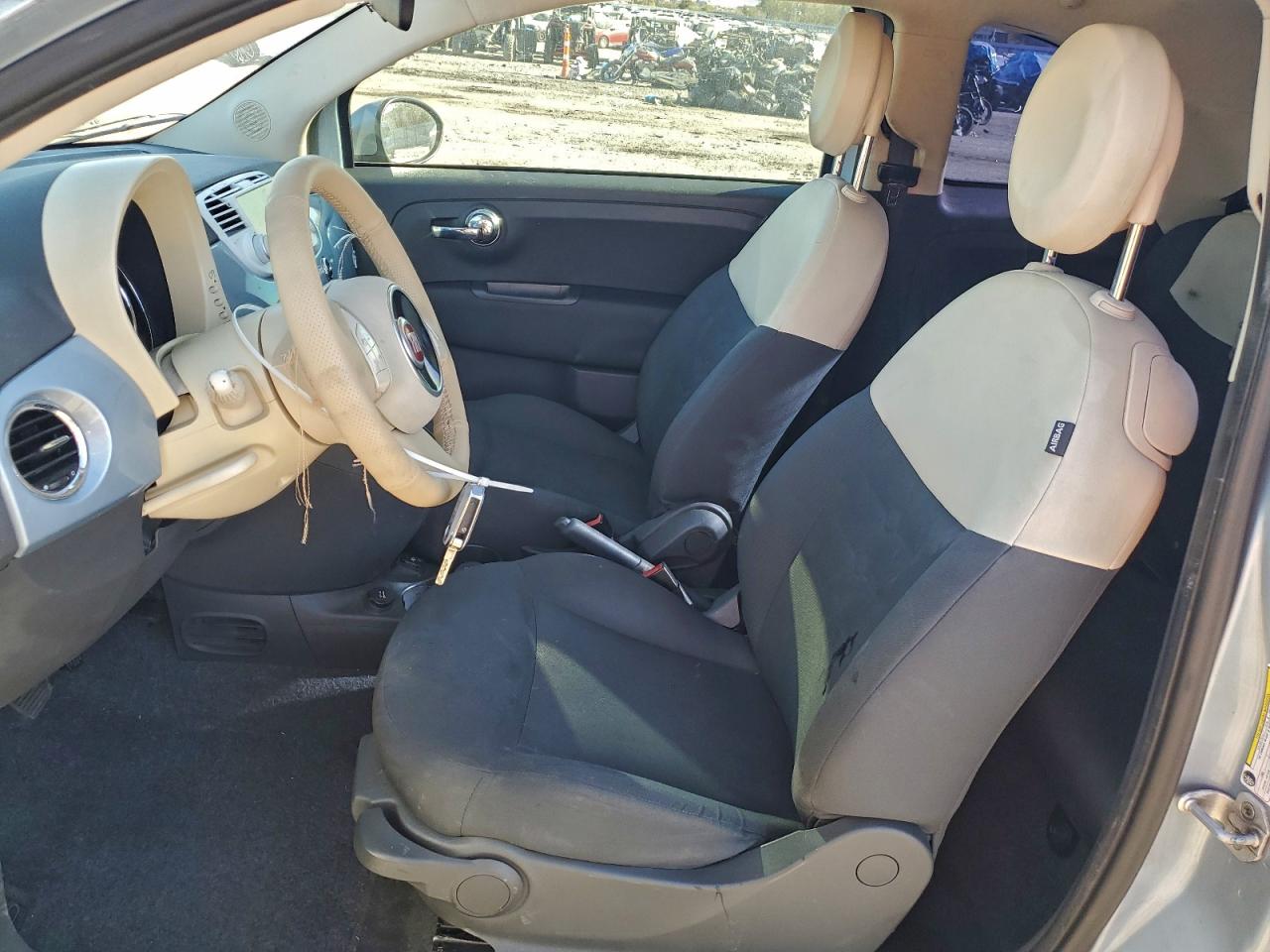 2015 FIAT 500 POP photo 7