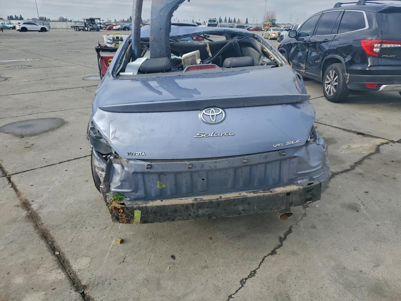 2004 TOYOTA CAMRY SOLARA SE photo 6