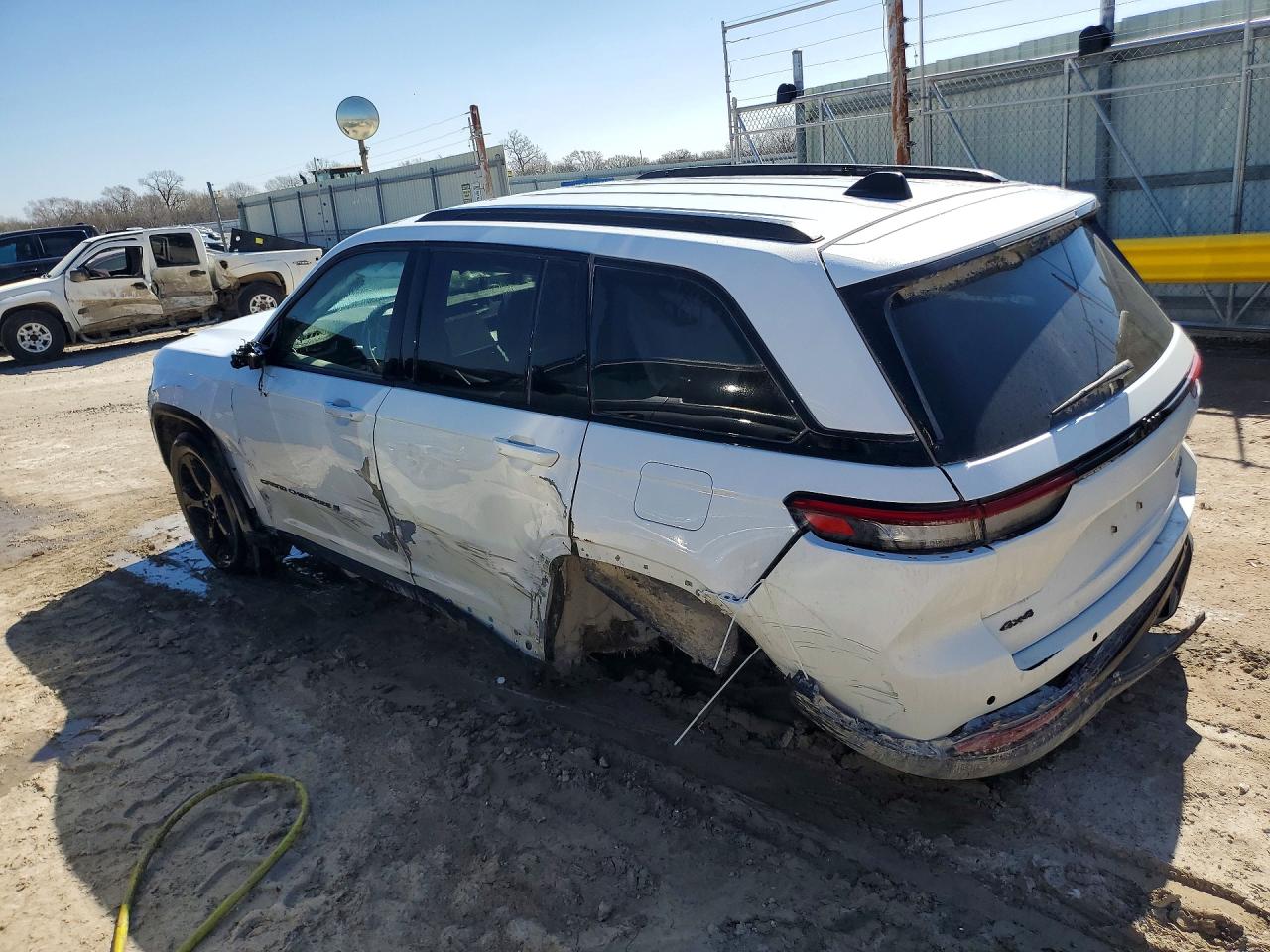 2023 JEEP GRAND CHEROKEE LIMITED photo 2
