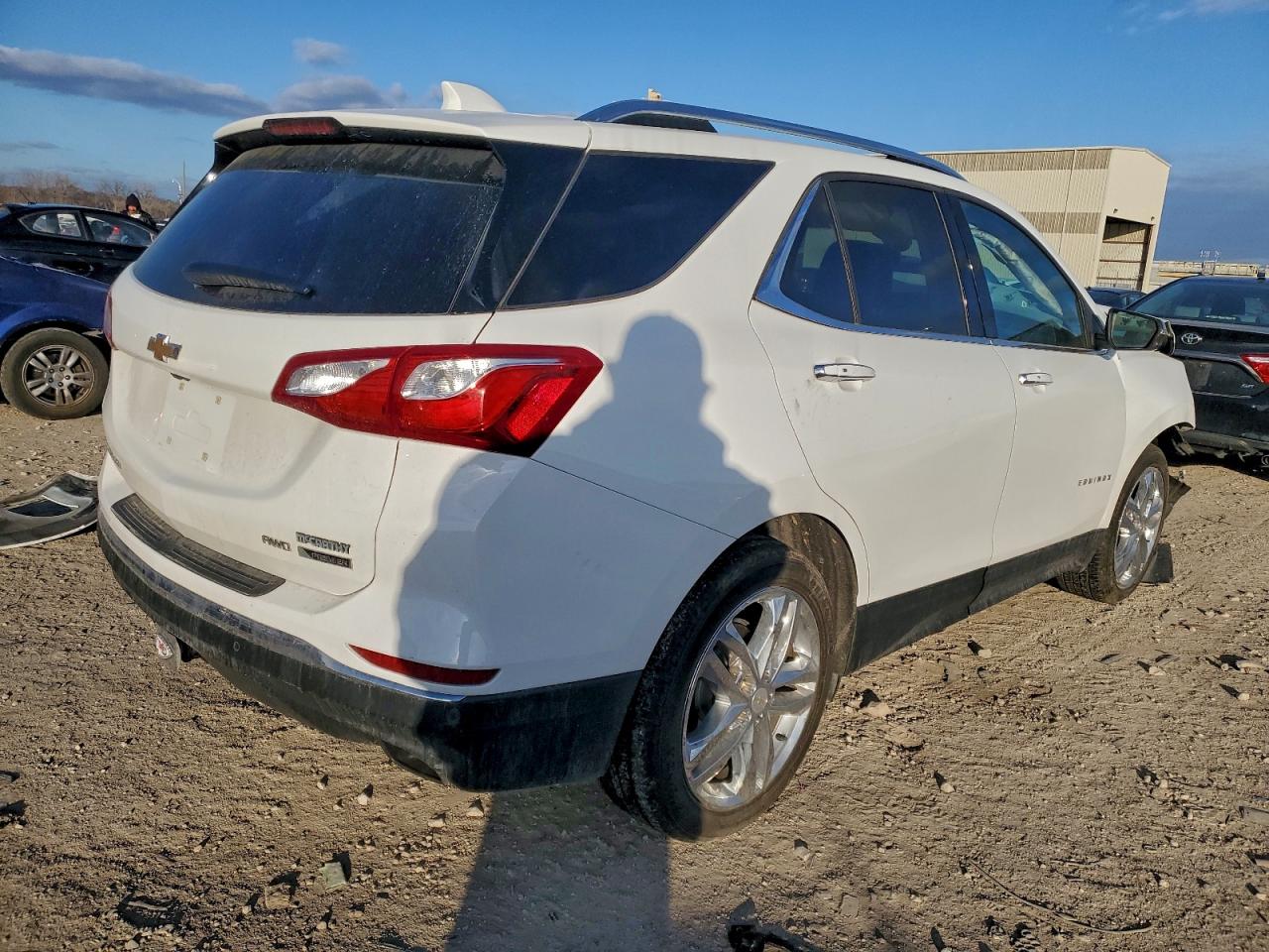 2018 CHEVROLET EQUINOX PREMIER photo 3