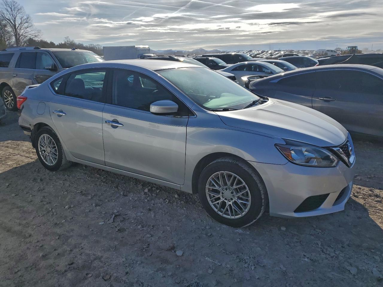 2016 NISSAN SENTRA S photo 4