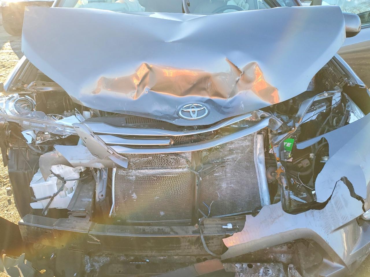 2017 TOYOTA SIENNA XLE photo 12