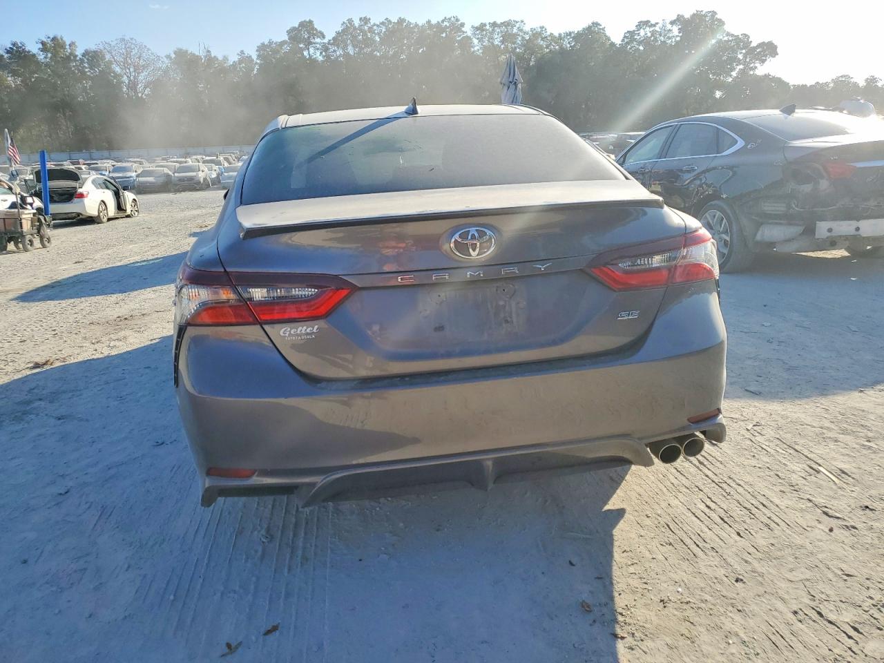 2022 TOYOTA CAMRY SE photo 6