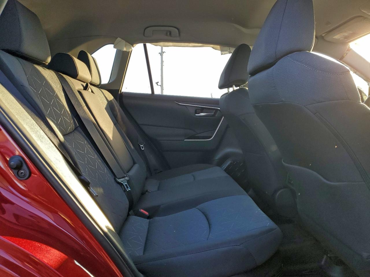 2025 TOYOTA RAV4 XLE photo 11