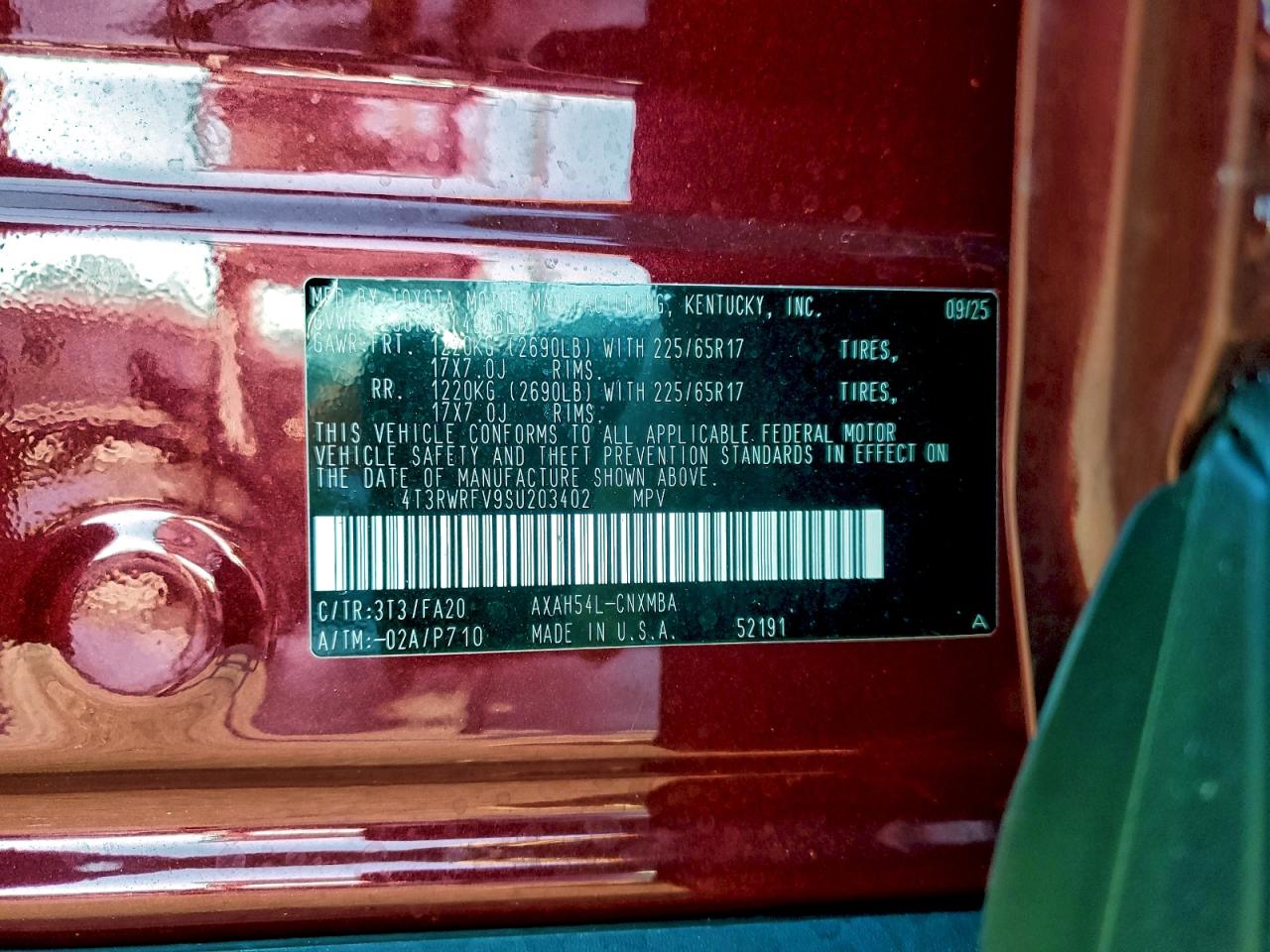 2025 TOYOTA RAV4 XLE photo 13