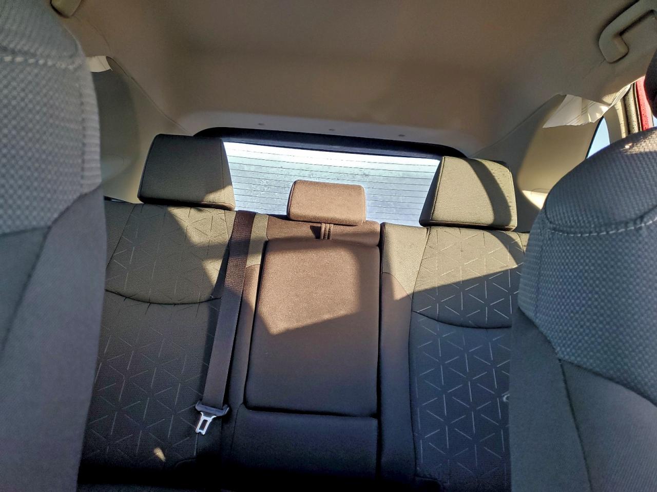 2025 TOYOTA RAV4 XLE photo 10