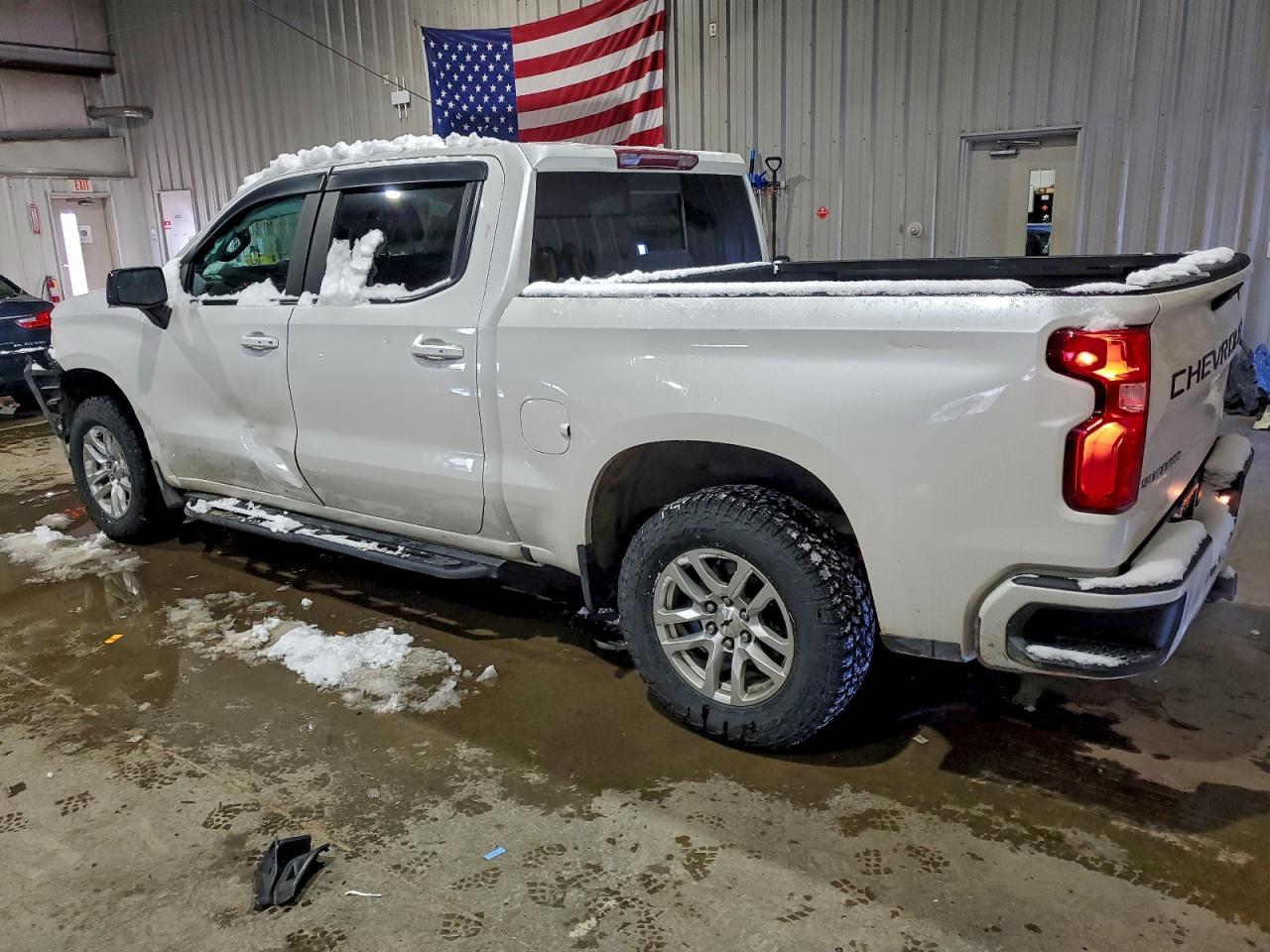 2019 CHEVROLET SILVERADO K1500 RST photo 2
