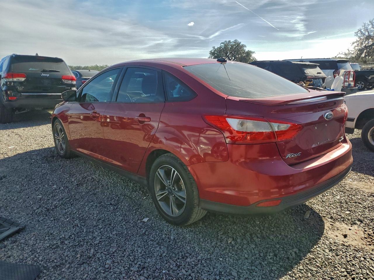 2014 FORD FOCUS SE photo 2