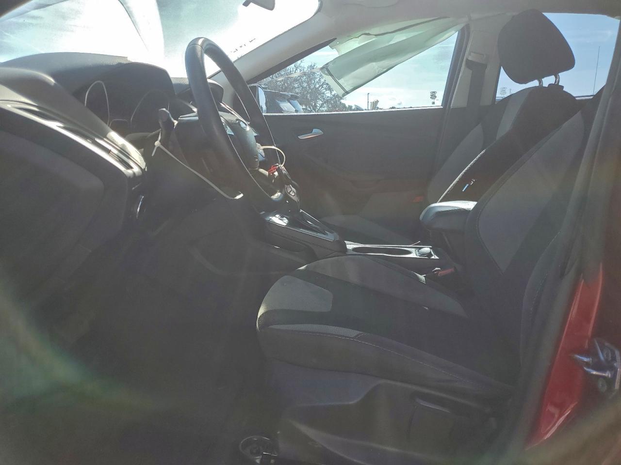 2014 FORD FOCUS SE photo 7