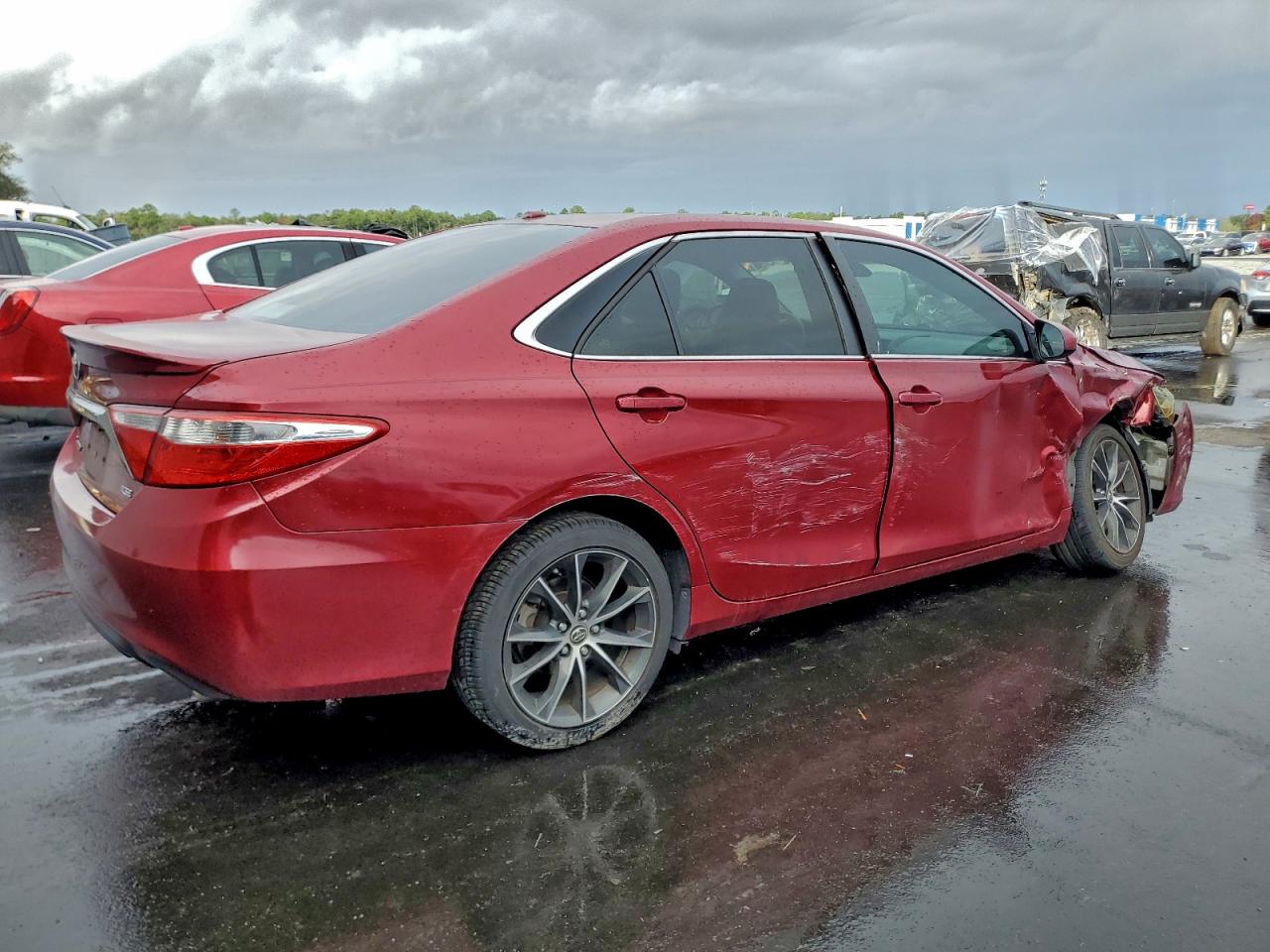 2015 TOYOTA CAMRY XSE photo 3