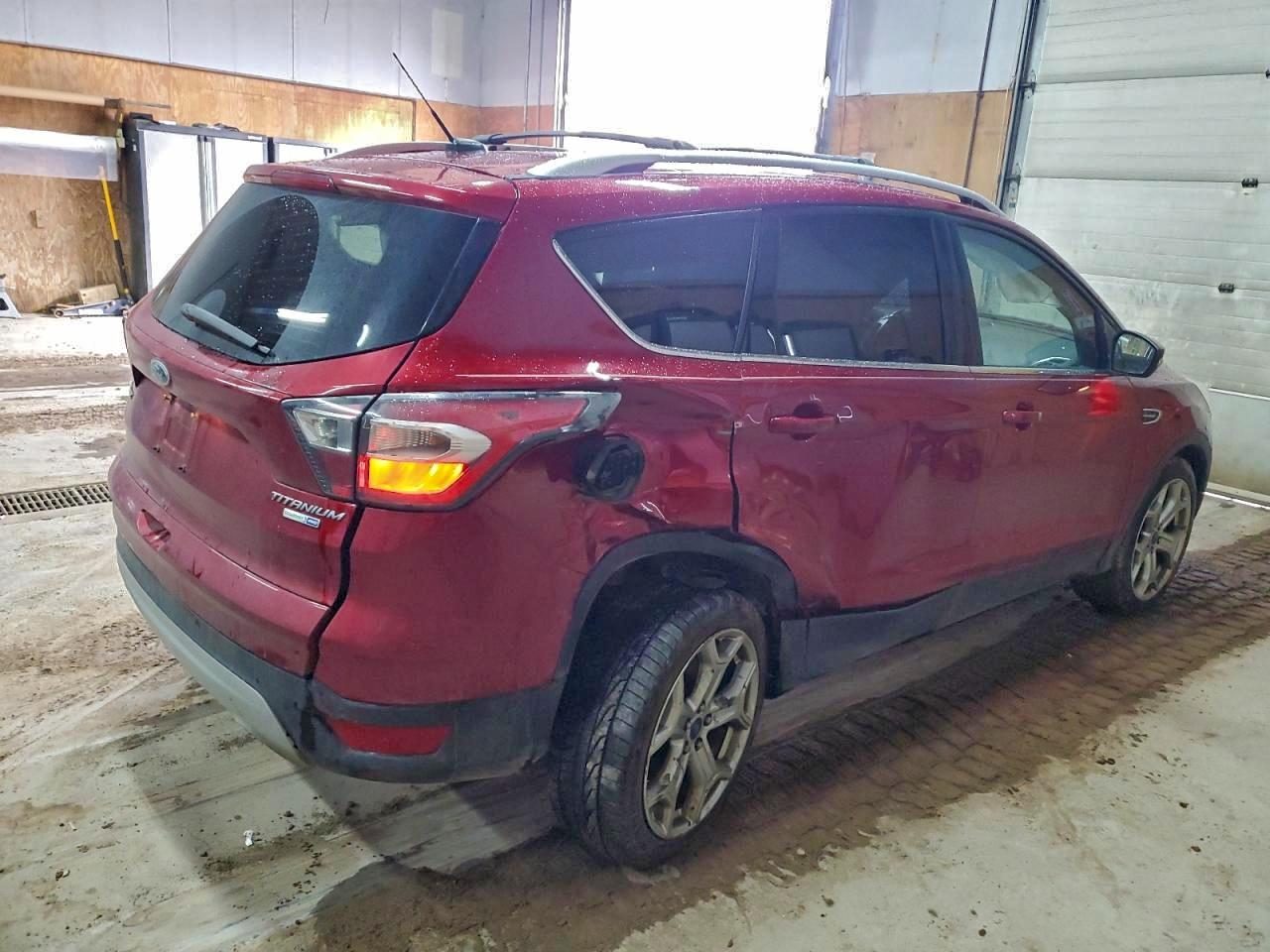 2017 FORD ESCAPE TITANIUM photo 3