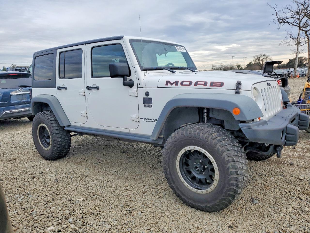 2013 JEEP WRANGLER UNLIMITED SAHARA photo 4