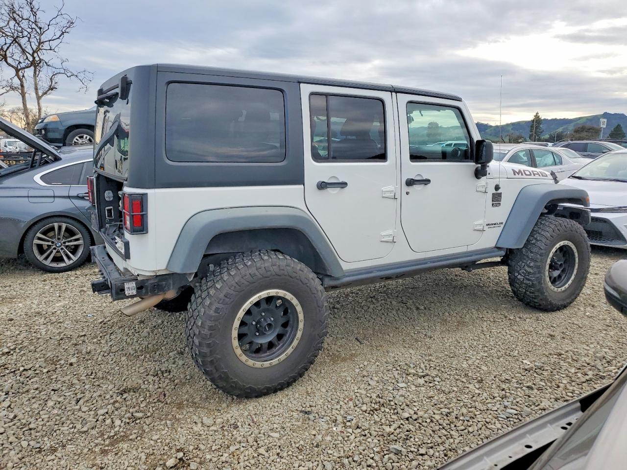 2013 JEEP WRANGLER UNLIMITED SAHARA photo 3