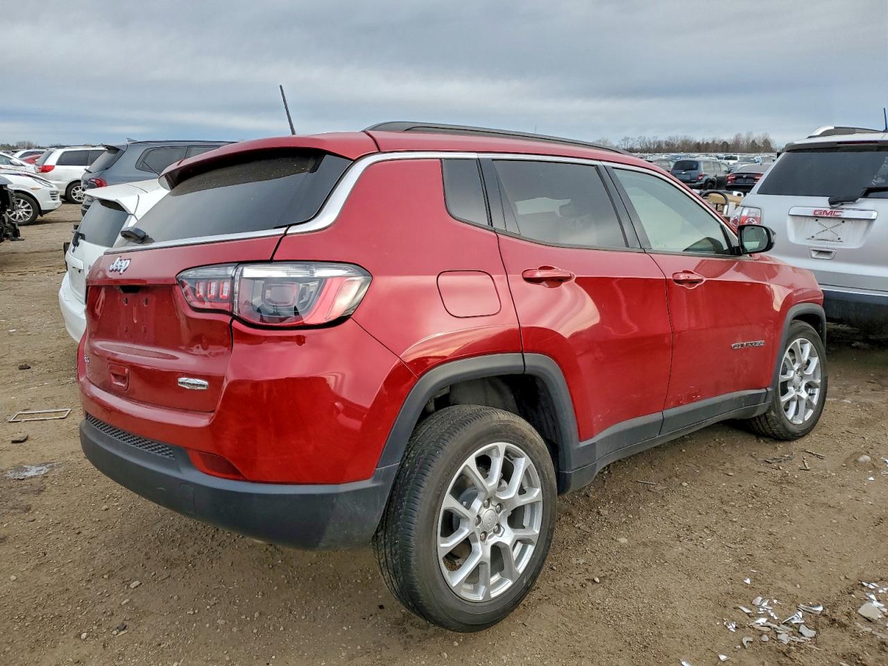 2024 JEEP COMPASS LATITUDE LUX photo 3