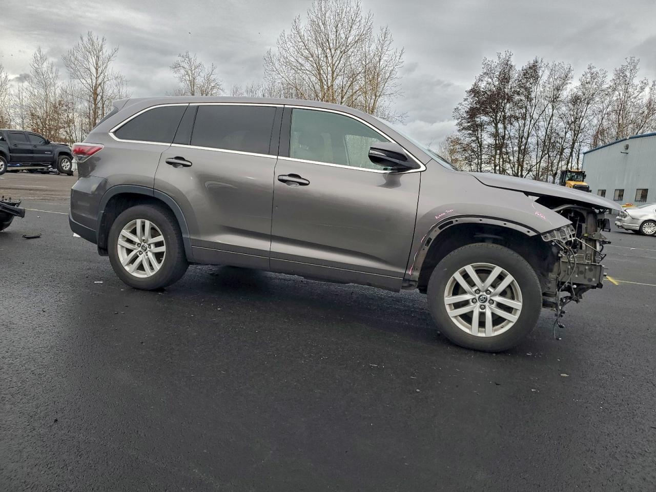 2016 TOYOTA HIGHLANDER LE photo 4