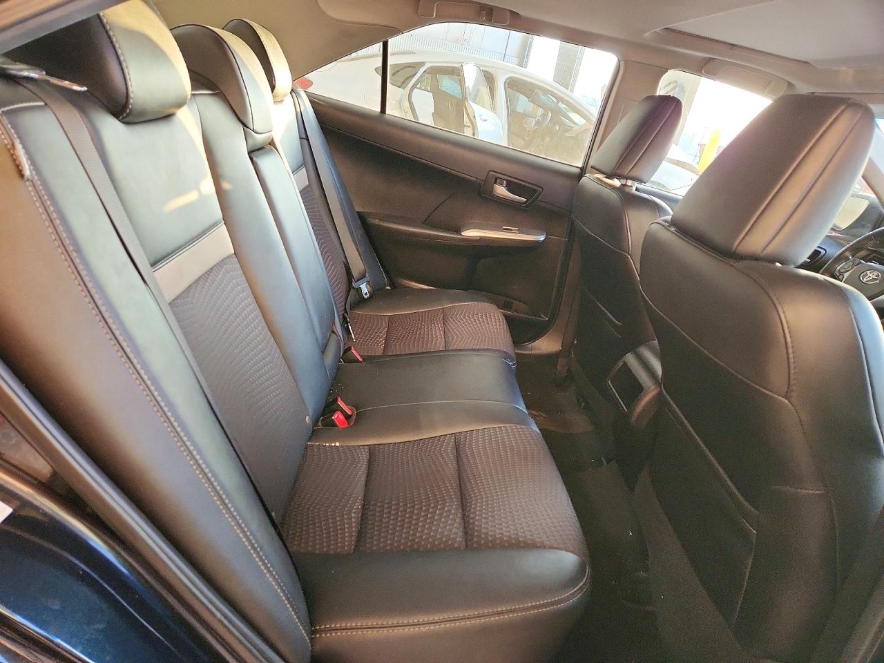 2014 TOYOTA CAMRY L photo 10