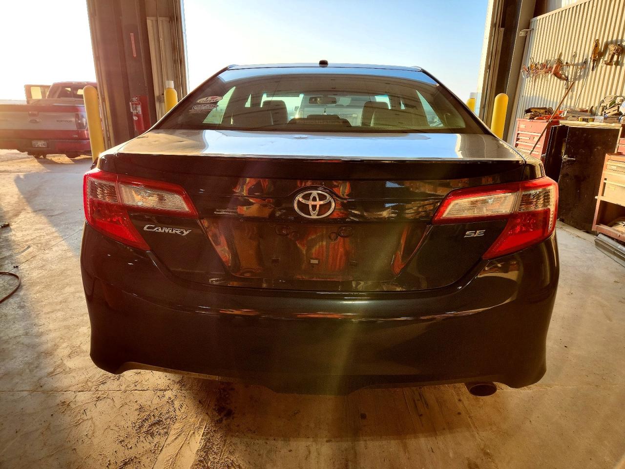 2014 TOYOTA CAMRY L photo 6