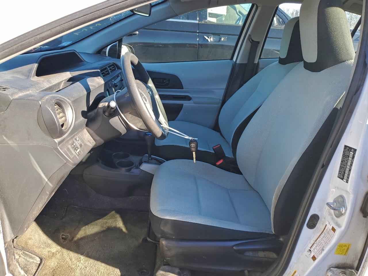 2012 TOYOTA PRIUS C photo 7