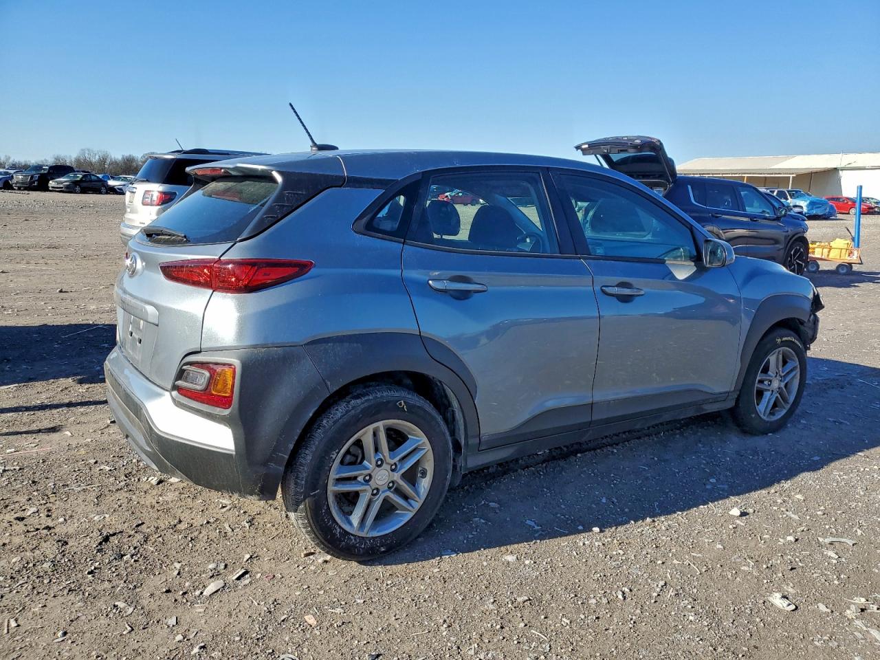 2020 HYUNDAI KONA SE photo 3
