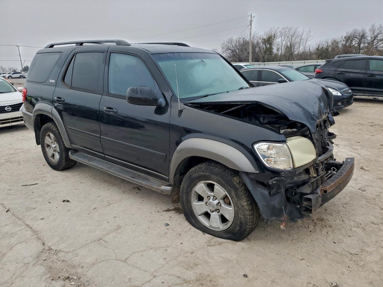 2004 TOYOTA SEQUOIA SR5 photo 4