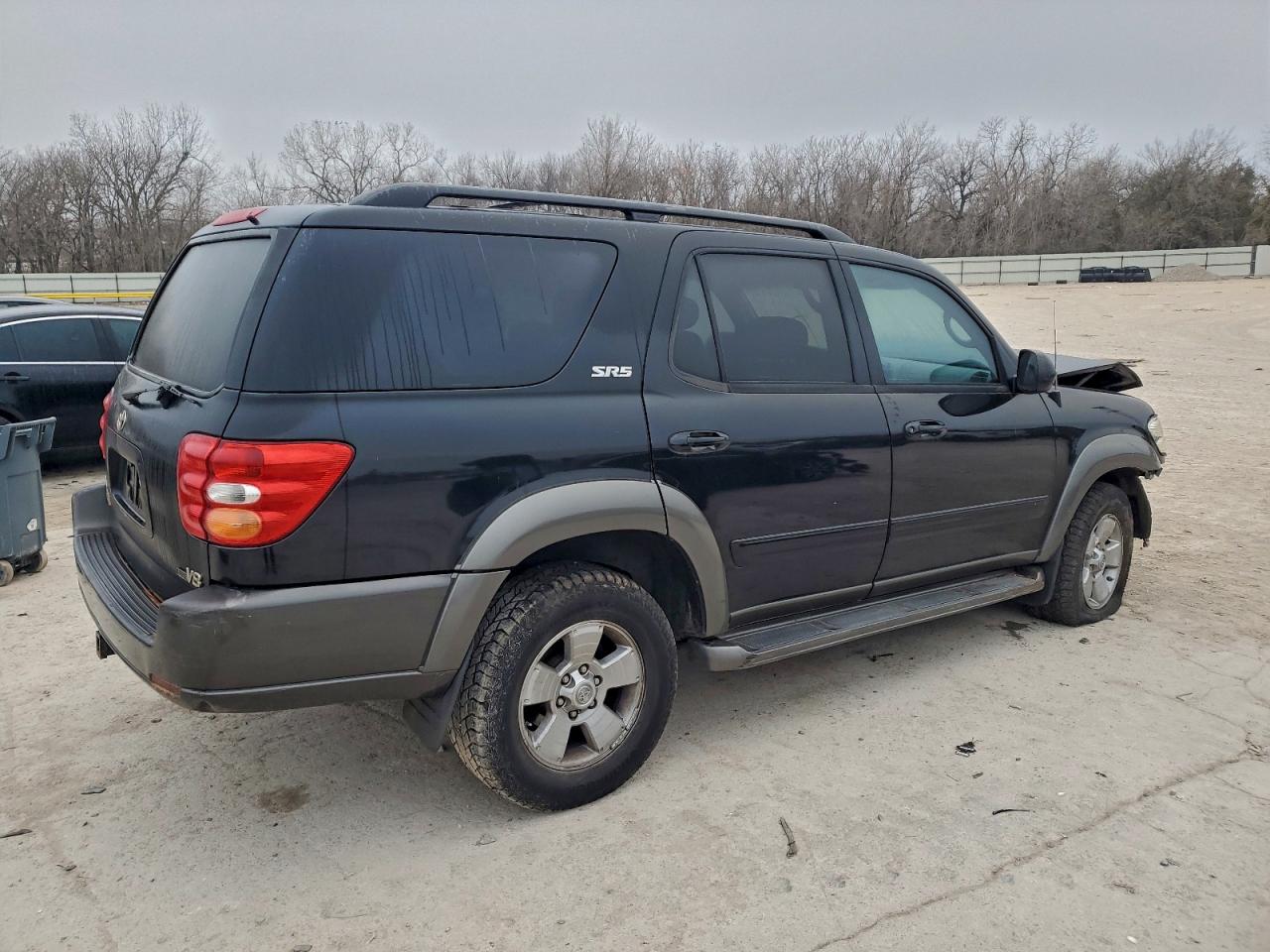 2004 TOYOTA SEQUOIA SR5 photo 3