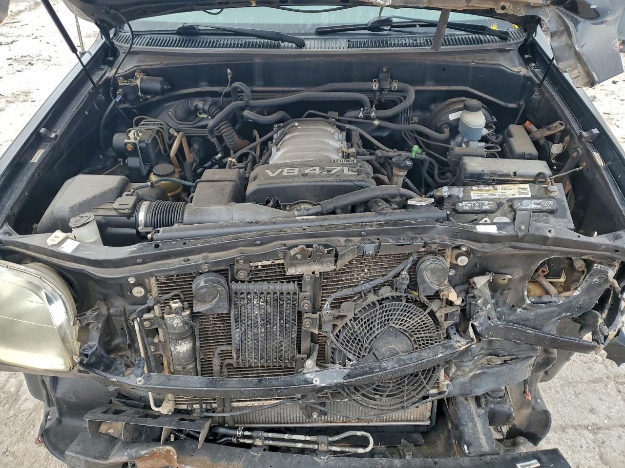 2004 TOYOTA SEQUOIA SR5 photo 12