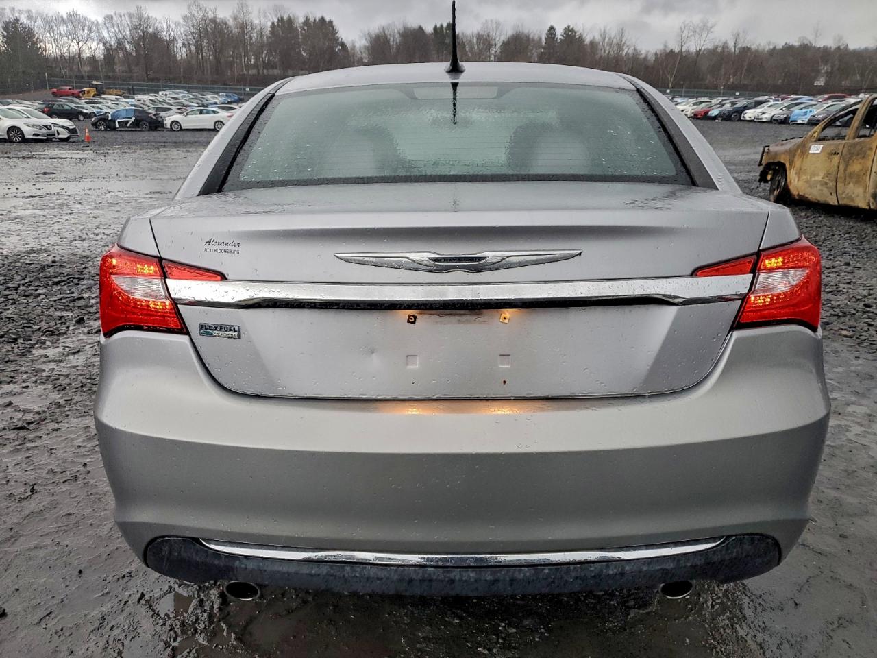 2013 CHRYSLER 200 TOURING photo 6