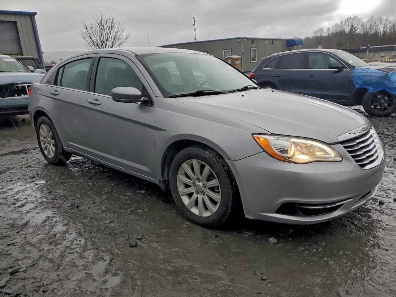 2013 CHRYSLER 200 TOURING photo 4