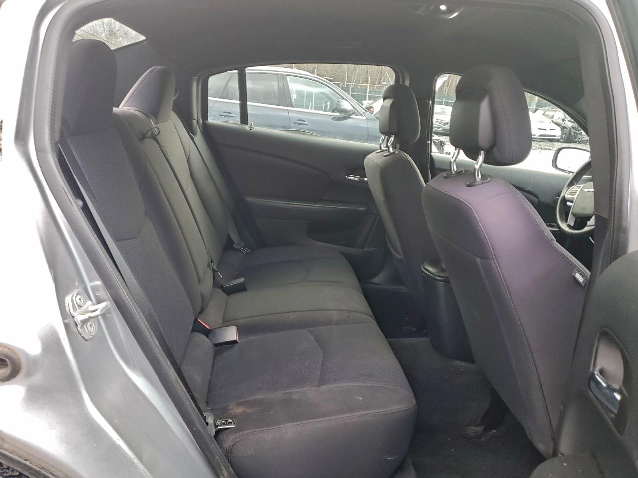 2013 CHRYSLER 200 TOURING photo 10