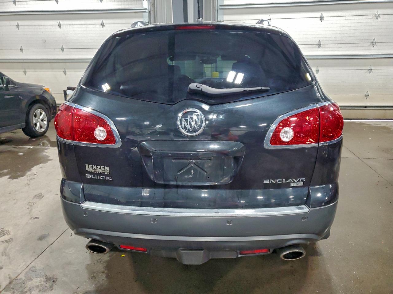 2011 BUICK ENCLAVE CXL photo 6