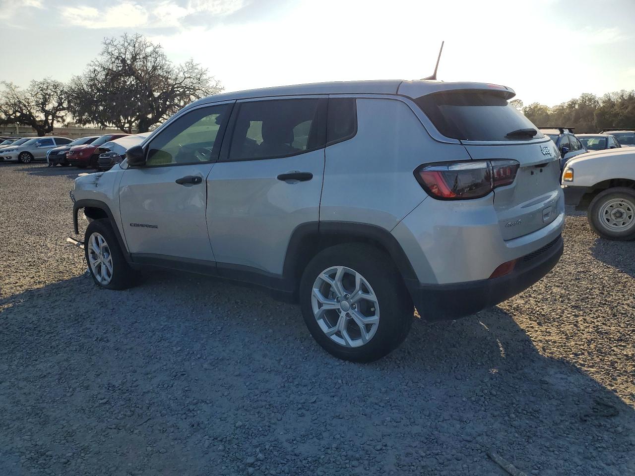 2024 JEEP COMPASS SPORT photo 2