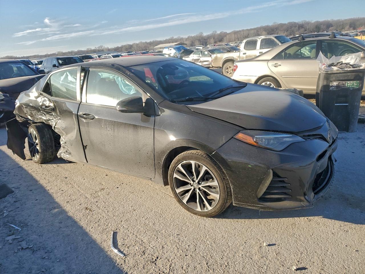 2017 TOYOTA COROLLA L photo 4