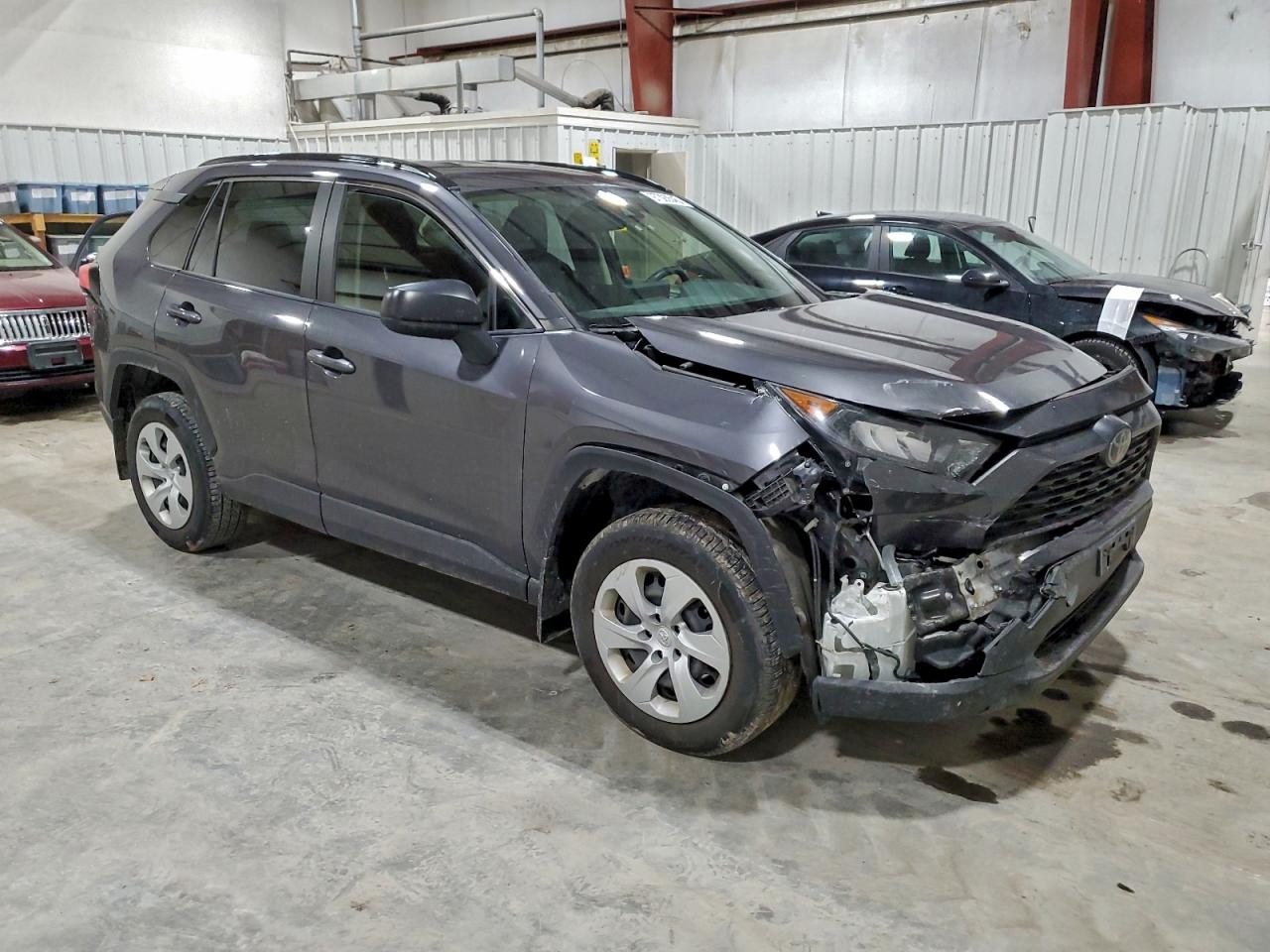 2019 TOYOTA RAV4 LE photo 4