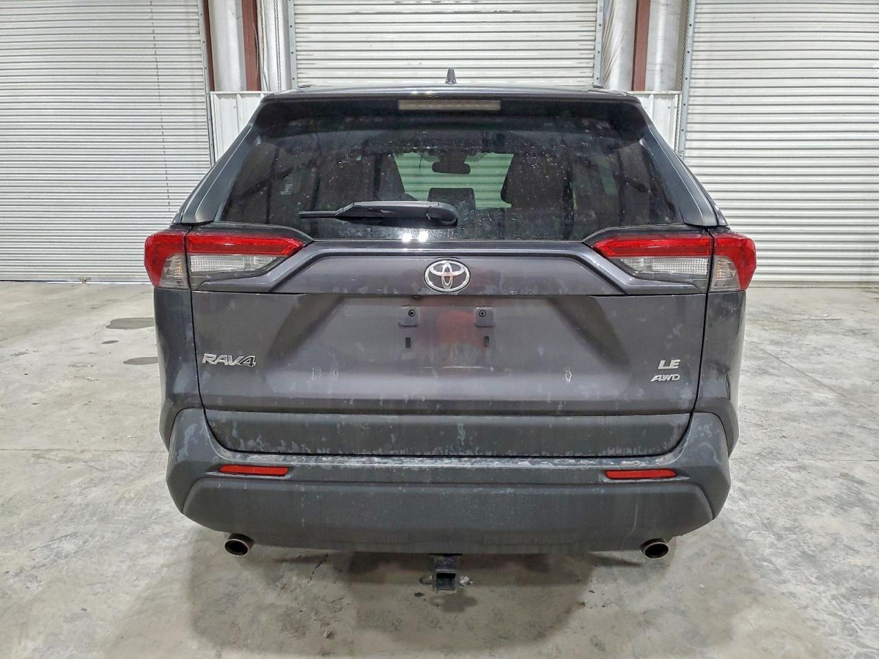 2019 TOYOTA RAV4 LE photo 6