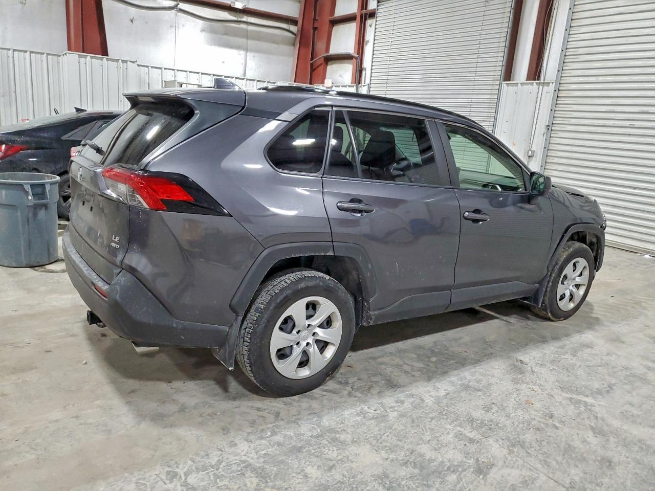 2019 TOYOTA RAV4 LE photo 3
