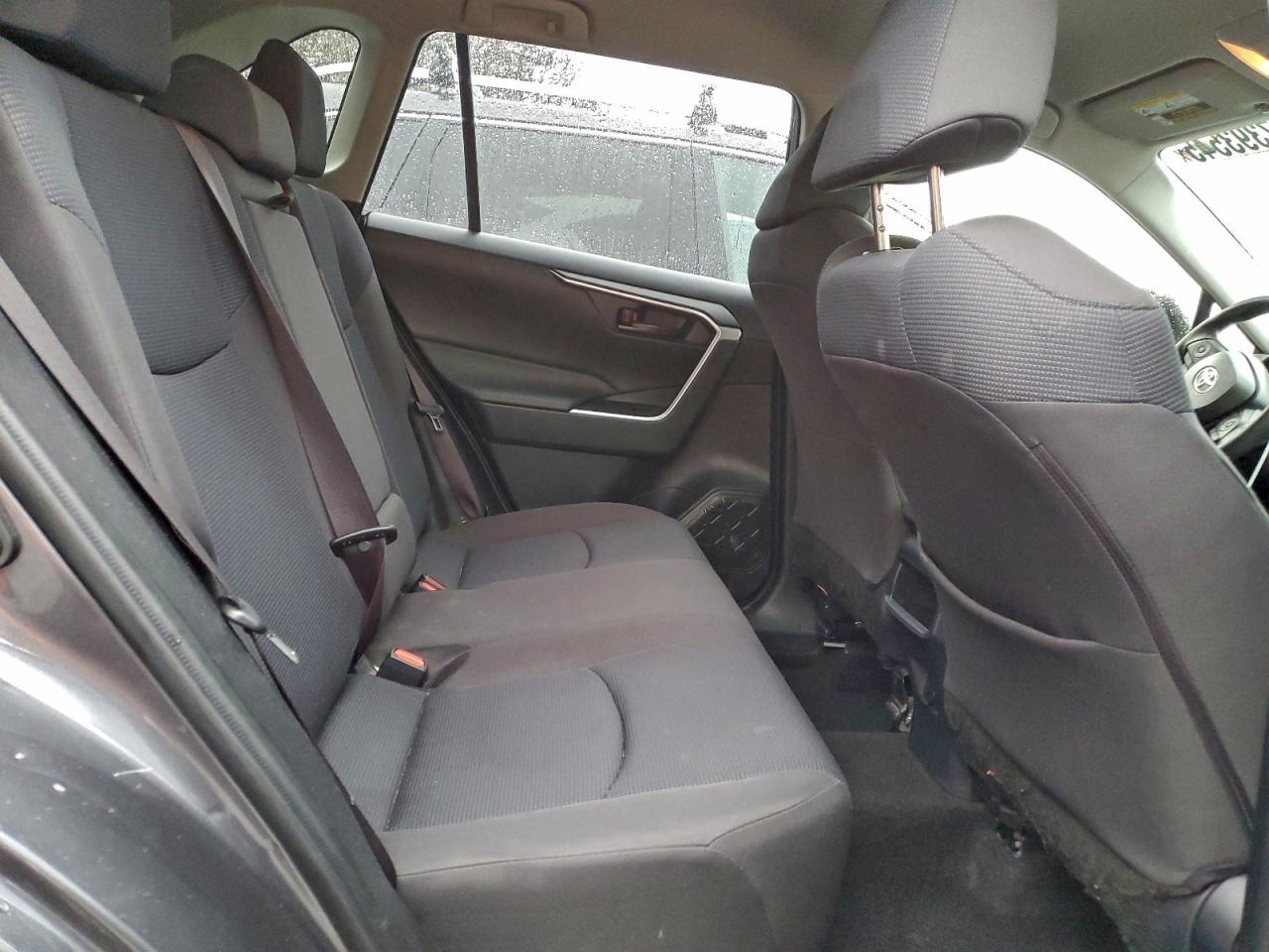 2019 TOYOTA RAV4 LE photo 11