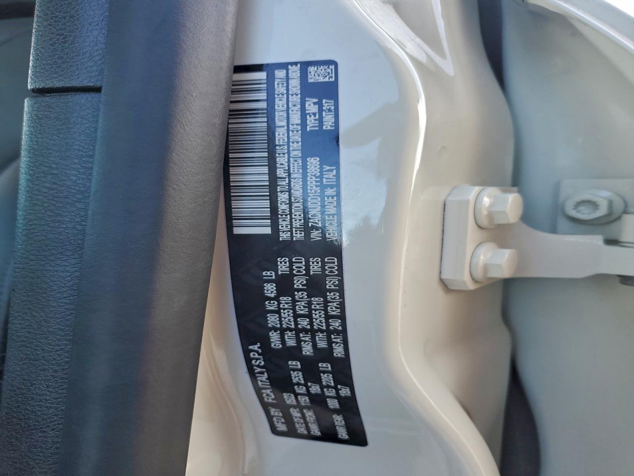 2023 JEEP RENEGADE LIMITED photo 14