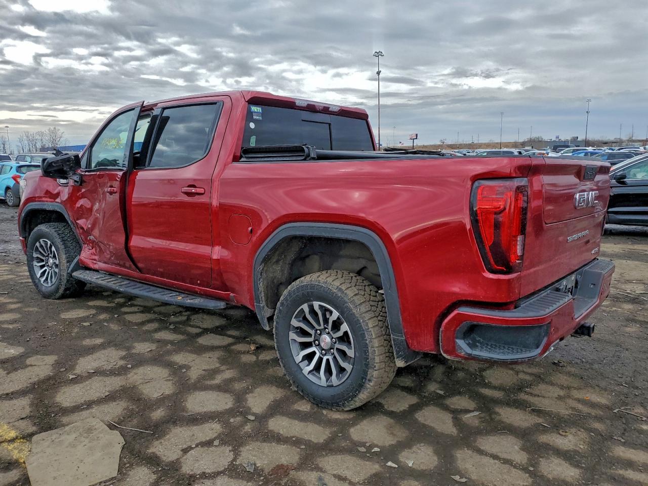 2021 GMC SIERRA K1500 AT4 photo 2