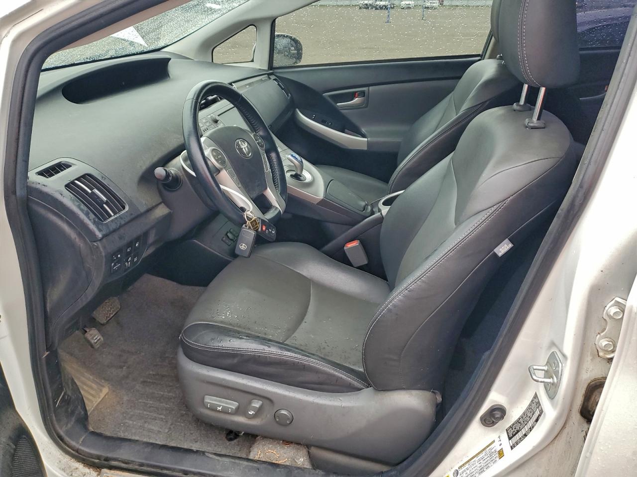 2014 TOYOTA PRIUS PLUG-IN photo 7