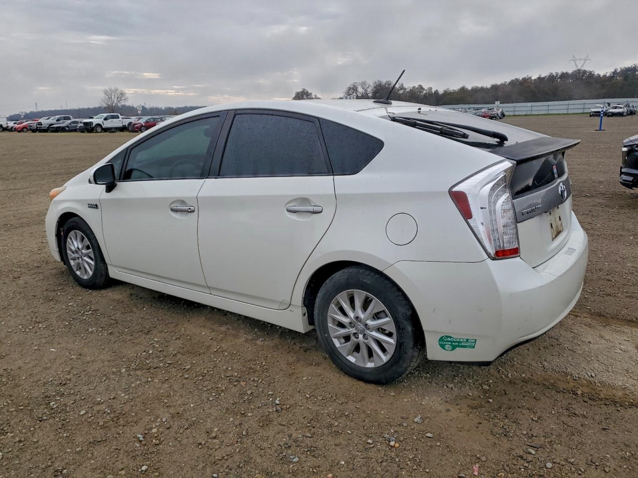 2014 TOYOTA PRIUS PLUG-IN photo 2