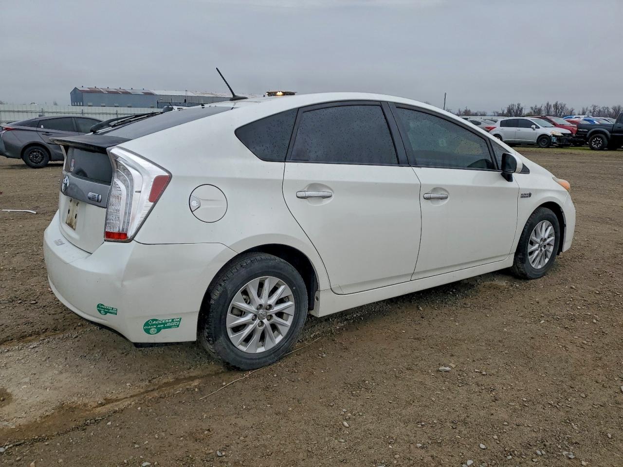 2014 TOYOTA PRIUS PLUG-IN photo 3
