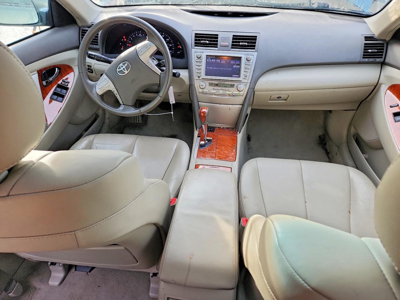 2011 TOYOTA CAMRY photo 8