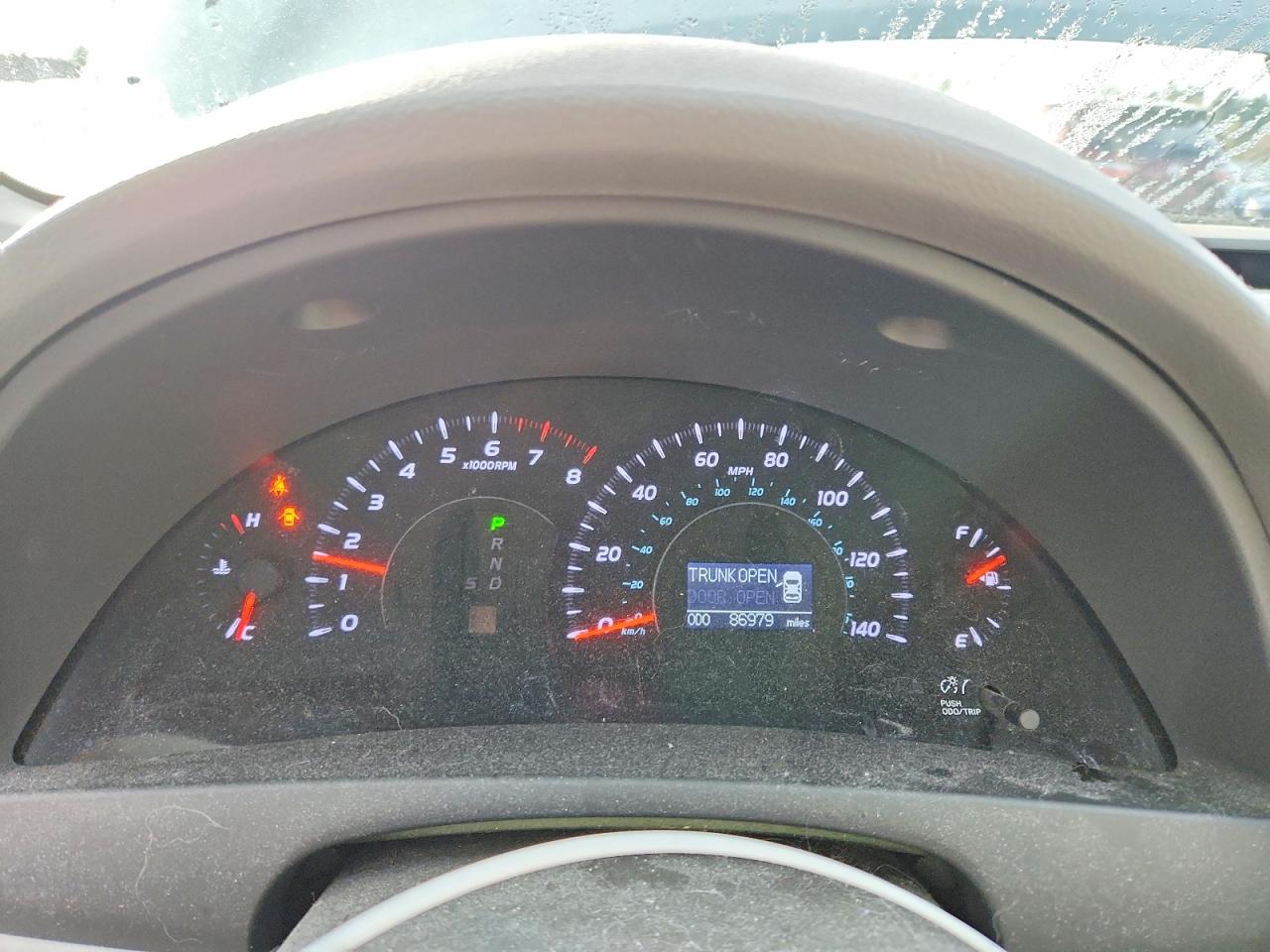 2011 TOYOTA CAMRY photo 9